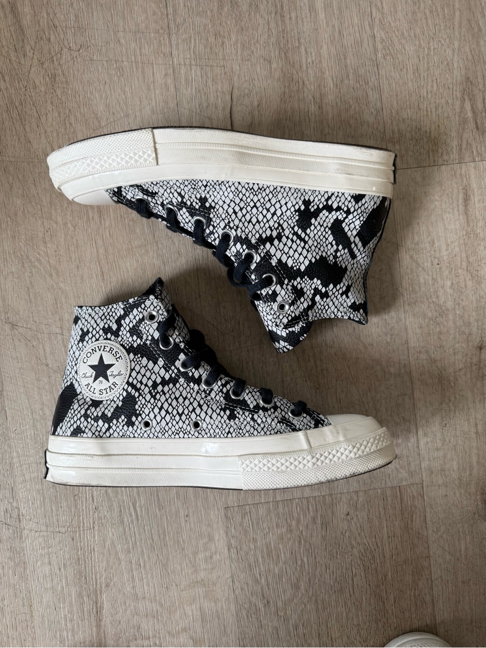 Converse W Chuck 70Hi ‘ Digital Daze-Python Print’ 570355C Sz 8 women’s PREOWNED